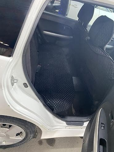 runx alex: Toyota Ist: 2003 г., 1.3 л, Автомат, Бензин, Хэтчбэк — 7