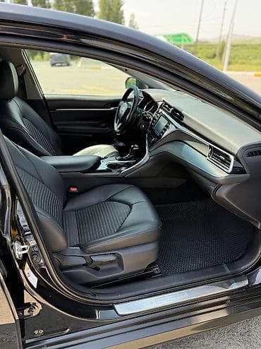 аудио техника: Toyota Camry: 2018 г., 2.5 л, Автомат, Бензин, Седан — 10