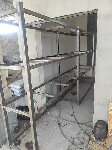 Соода жабдуулары: Металлический каркас с несколькими уровнями полок, сваренный из — 2