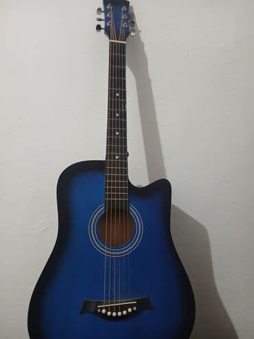 полуакустическая электрогитара: Акустическая гитара с вырезом (cutaway), корпус типа дредноут. Цвет — — 3