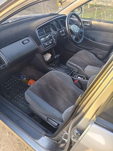 багаж аккорд: Honda Accord: 2001 г., 1.8 л, Автомат, Бензин, Седан — 6