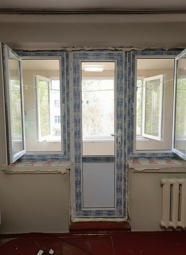 пластиковые окна на балкон: ПВХ-блок на выход на балкон: дверь + два боковых окна - Компоновка — 1