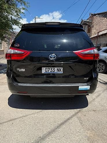Toyota Sienna: 2020 г., 3.5 л, Автомат, Бензин, Минивэн — 3