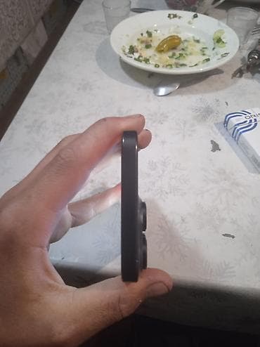 айыон 12: IPhone 16 Pro Max, Б/у, 1 ТБ, Черный, Защитное стекло, 100 % — 2