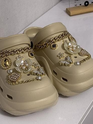 джибитсы на кроксы: Сабо, 38, Crocs, Новый, цвет - Бежевый, Самовывоз — 1
