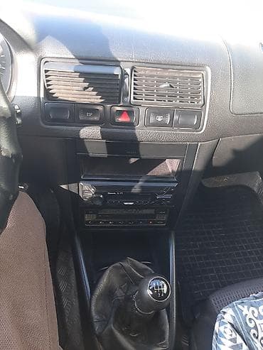 tesla model 3: Volkswagen Golf: 2000 г., 1.4 л, Механика, Бензин, Хэтчбэк — 7