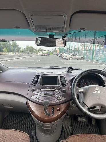 простой: Mitsubishi Grandis: 2003 г., 2.4 л, Автомат, Бензин, Минивэн — 4