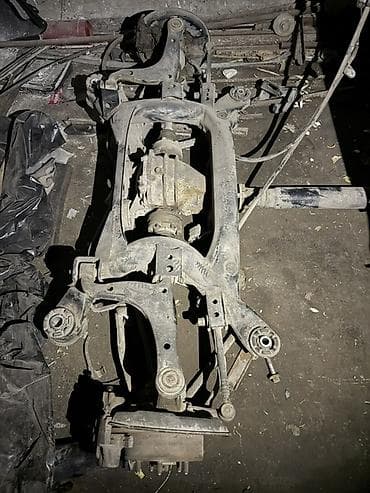 телескопическая вилка: Тайота прогресс 2000г Балка комплект 15000 сом Редуктор 10000 сом — 1