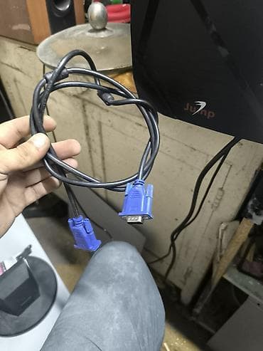 Кабель VGA (D-Sub 15 pin) для подключения монитора/проектора к