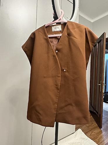 купальник с бахрамой: 1. Коричневый костюм • Что в комплекте: Удлиненный жилет + широкие — 3