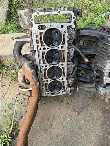 мотор комплект: Головка от м111 2.3 обьём коробка механика ДВС и МКПП — комплект — 1