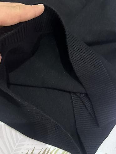 Свитера: Мужской джемпер Stone Island, черный - Классический крой, круглый — 2
