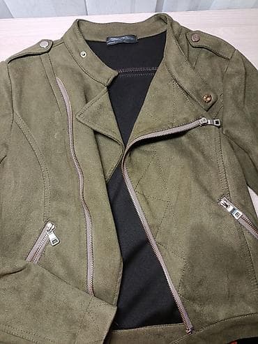 замшевые женские пиджаки: Женская куртка-косуха из искусственной замши, цвет хаки (оливковый) — 2