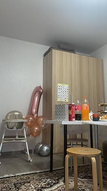 хиджап кийимдер: Тамактандыруучу отургуч, Колдонулган, Башка бренд, Отургучтун башка түрү, түсү - Саргыч боз, Акылуу жеткирүү — 1