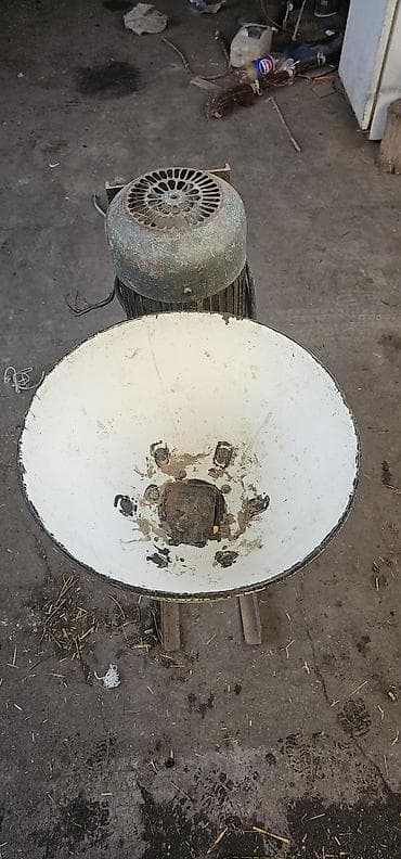 Компрессорлор: Самодельная зернодробилка/кормодробилка на раме. - Электропривод — 3