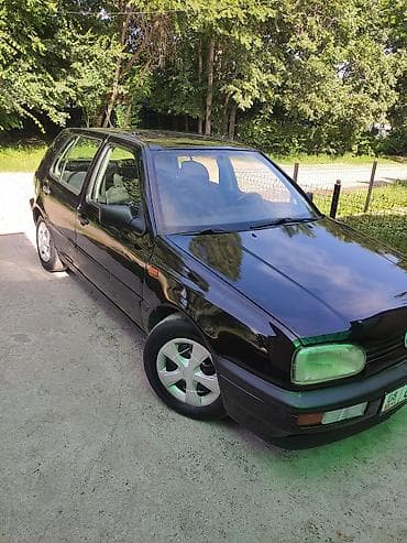 Унаа сатуу: Volkswagen Golf: 1993 г., 1.8 л, Кол менен иштөөчү, Бензин, Хетчбек — 4