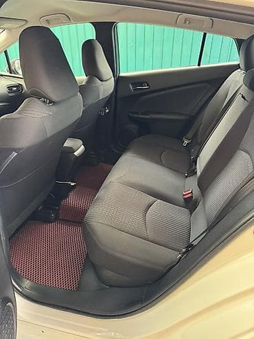 toyota sequoa: Toyota Prius: 2018 г., 1.8 л, Вариатор, Гибрид, Хэтчбэк — 7