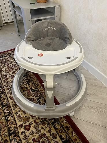 Ходунок на колёсиках Адрес : 12 микрорайон Звоните по номеру в