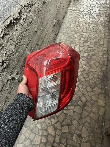 Задний фонарь автомобиля (левая сторона), универсальный блок в сборе