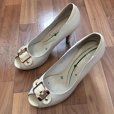 Туфли женские Huamei белый 37

На ступню 23,5 см