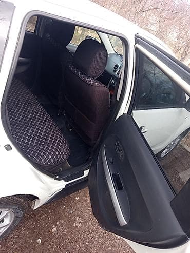 крепление бампера: Toyota Ist: 2002 г., 1.5 л, Автомат, Бензин, Хэтчбэк — 9