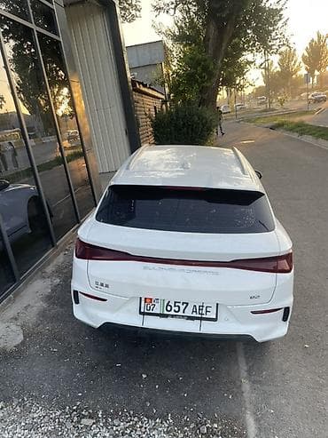 prius plus: BYD E2: 2023 г., Электромобиль, Хэтчбэк — 5