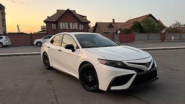 Toyota Camry: 2021 г., 2.5 л, Автомат, Бензин, Седан