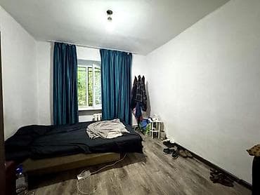 по ворошилова: 3 комнаты, 49 м², Таатан ТЦ Индивидуалка, 1 этаж — 2