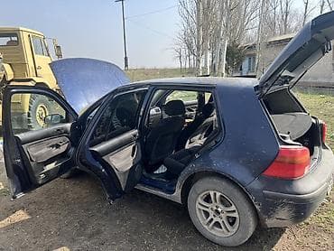 авто кия: Volkswagen Golf: 2000 г., 1.6 л, Ручные, Бензин, Хэтчбэк — 4