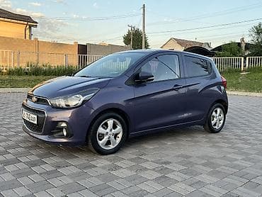 Chevrolet Spark: 2015 г., 1 л, Вариатор, Бензин, Хэтчбэк