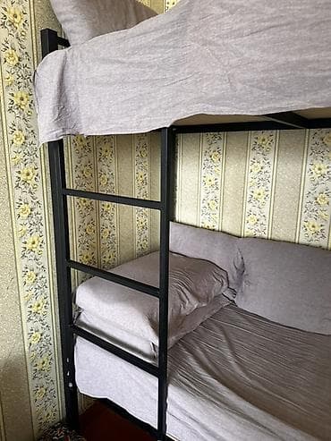 sofa bed: Двухъярусная металлическая кровать - Прочный каркас из металла — 1