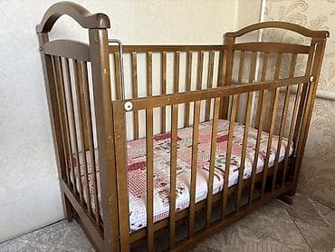 Детская кроватка из массива дерева, классический дизайн, цвет —