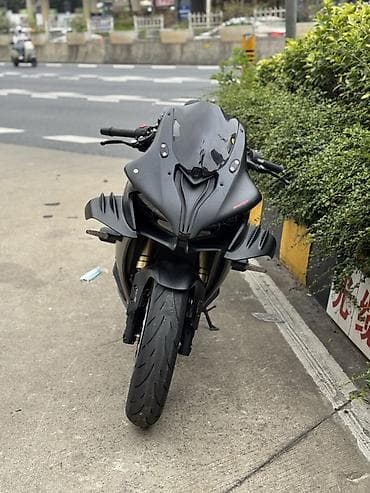 мото сикл: QJMOTO 600 RS Основные особенности: - Полноразмерный спортбайк с — 2