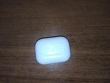 bluetooth headphones: Беспроводные наушники с и мышеа зарядным кейсом (форм-фактор — 4