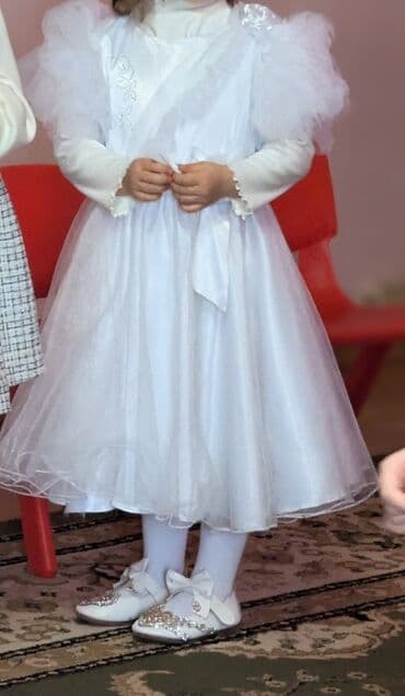 горшок для детей от 3 лет: Детское платье, цвет - Белый, Б/у — 5