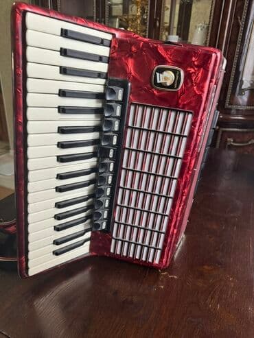 флейта на прямоток: Полноразмерный аккордеон красного цвета с перламутровым узором — 1