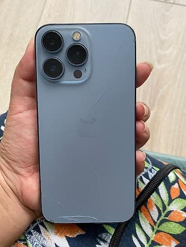 IPhone 13 Pro, Б/у, 256 ГБ, Sierra Blue, Наушники, Зарядное устройство, Чехол, 74 %