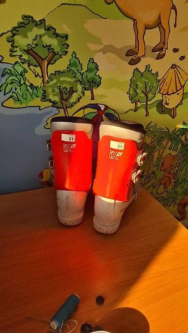 Спорт и хобби: Продам детские качественные горнолыжные ботинки Atomic. Размер 21,5 — 3