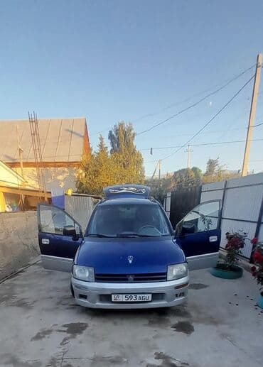 срочно продаю в связи с переездом: Mitsubishi Space Runner: 1999 г., 2 л, Механика, Бензин, Вэн/Минивэн — 2