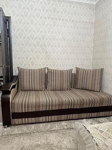 Продаю диван раздвижной в хорошем состоянии — 1