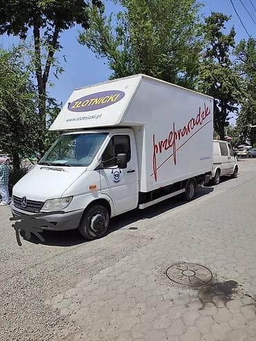 Грузовой фургон Mercedes-Benz Sprinter (будка) для переездов и