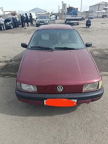 Volkswagen: Volkswagen Passat: 1988 г., 1.8 л, Механика, Бензин, Седан — 1