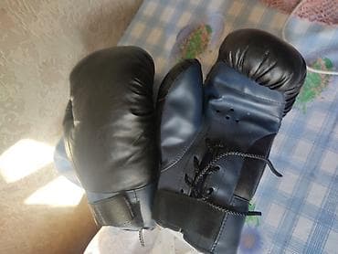 Спорт и хобби: Пара боксерских перчаток подростковых черного и синего цветов — 2