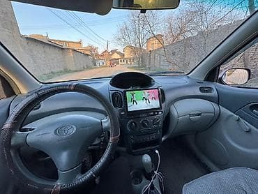 Toyota Yaris Verso: 2002 г., 1.3 л, Ручные, Бензин, Хэтчбэк