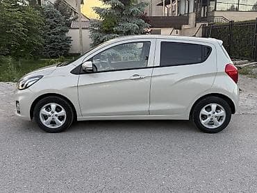самая дешевая машина: Chevrolet Spark: 2020 г., 0.1 л, Автомат, Бензин, Хэтчбэк — 2