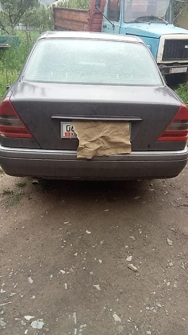 lf 2017: Mercedes-Benz C-Class: 1993 г., 1.8 л, Механика, Бензин, Седан — 2