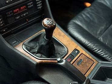 торпеда лада: BMW — интерьер бизнес-класса с классическим оформлением и богатыми — 3