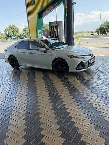 Toyota Camry: 2022 г., 2.5 л, Автомат, Гибрид, Седан at lalafo.kg Toyota Camry: 2022 г., 2.5 л, Автомат, Гибрид, Седан