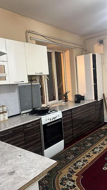 Кыймылсыз мүлк: 1 комната квартира ижарага берилет. Үй таза, жарык, бардык шарттары — 4