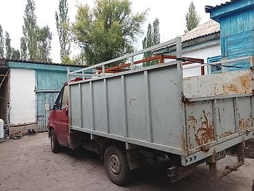 кузов эвакуатор: Бортовой малотоннажный грузовик с высокой металлической платформой — 2